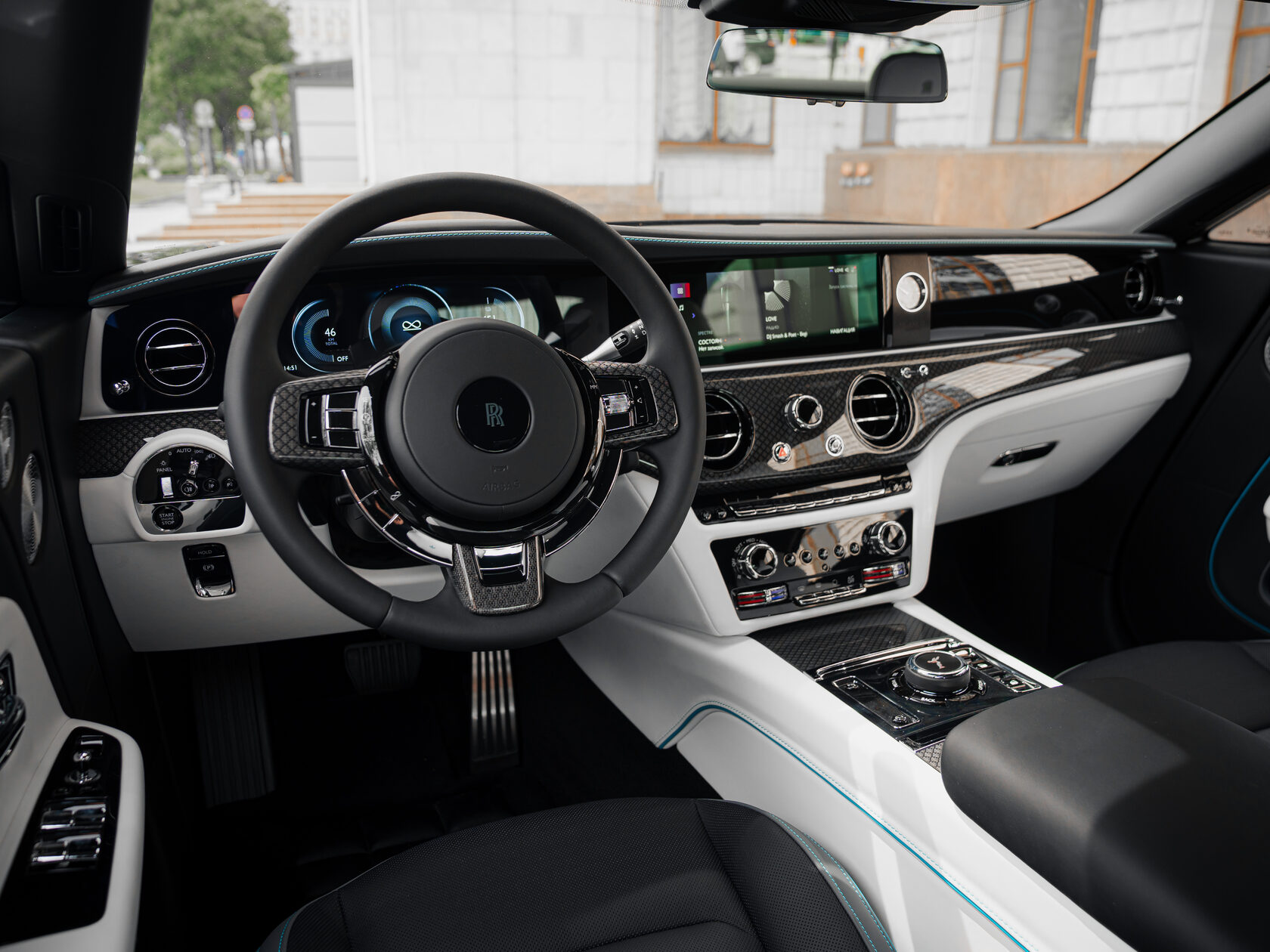 Rolls-Royce Black Badge Spectre  <br>Не указано