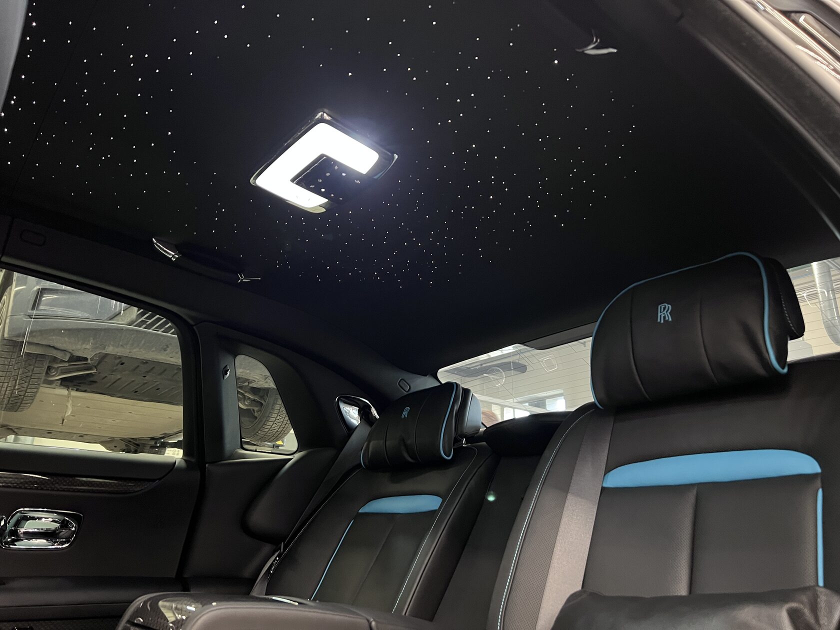 Rolls-Royce Ghost Black Badge by NOVITEC 2021 год <br>Черный Металлик Diamond Black 