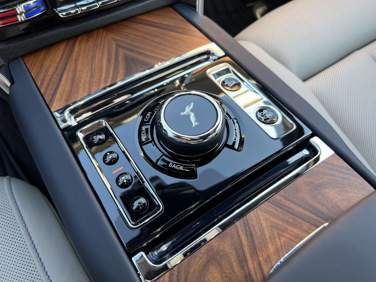 Rolls-Royce Cullinan, I 2020 год <br>Синий