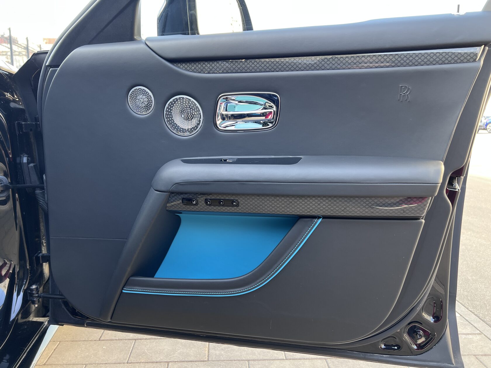 Rolls-Royce Ghost Black Badge by NOVITEC 2021 год <br>Черный Металлик Diamond Black 