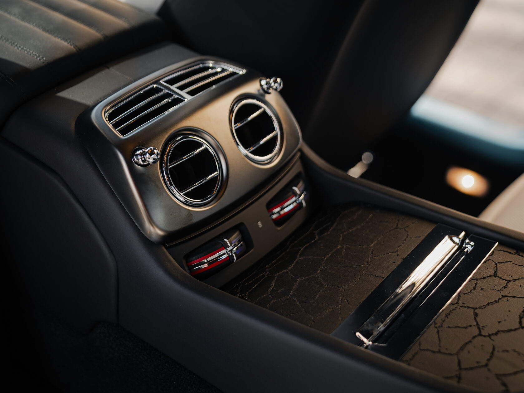 Rolls-Royce Wraith Black Badge Landspeed Collection  <br>Черный/ Небесноголубой