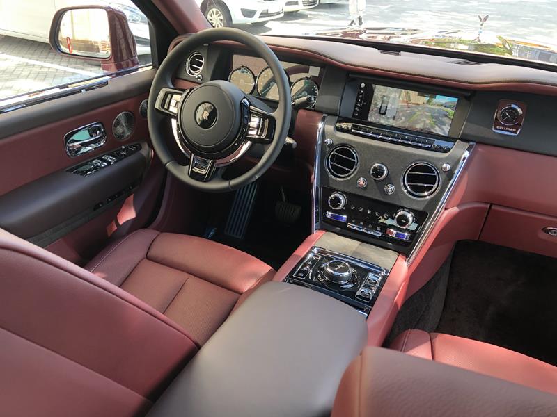 Rolls-Royce Cullinan  <br>Scala Red 