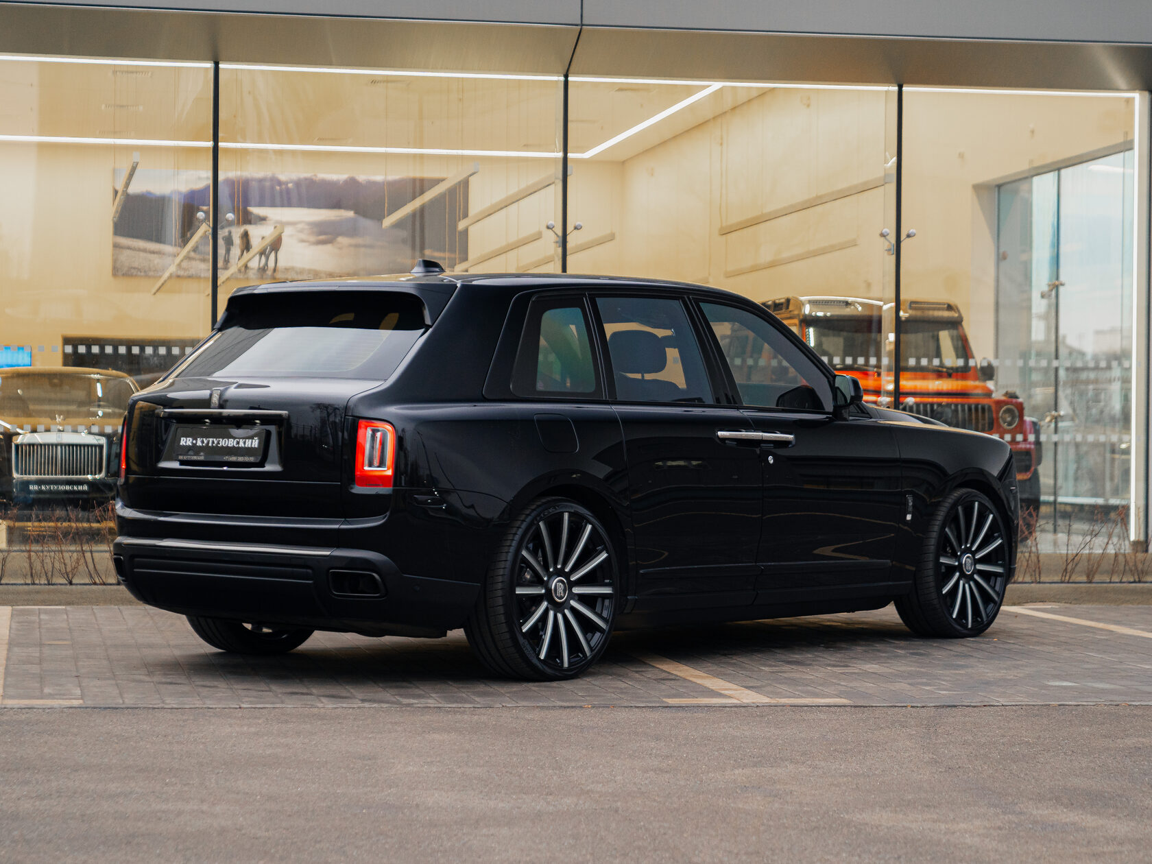 Rolls-Royce Cullinan Black Badge I 2025 год <br>Black Diamond 