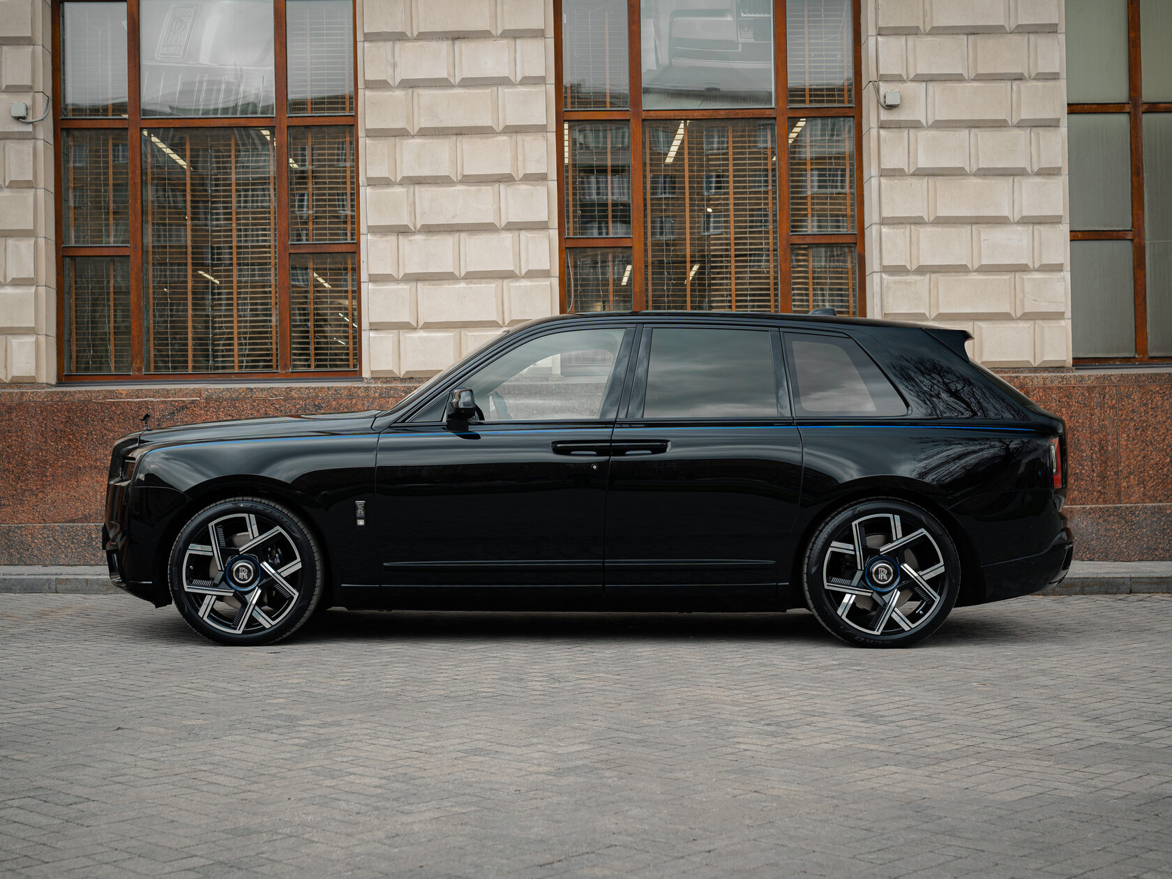 Rolls-Royce Cullinan Black Badge II  <br>Black