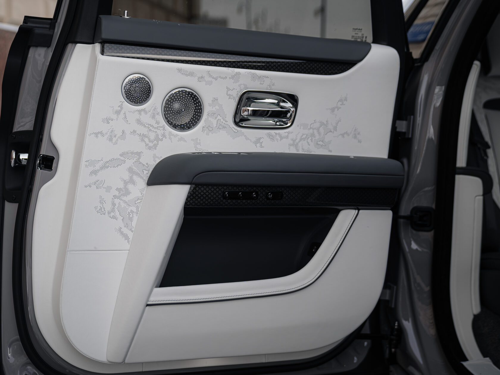 Rolls-Royce Ghost Black Badge Series II  <br>Tempest Grey 