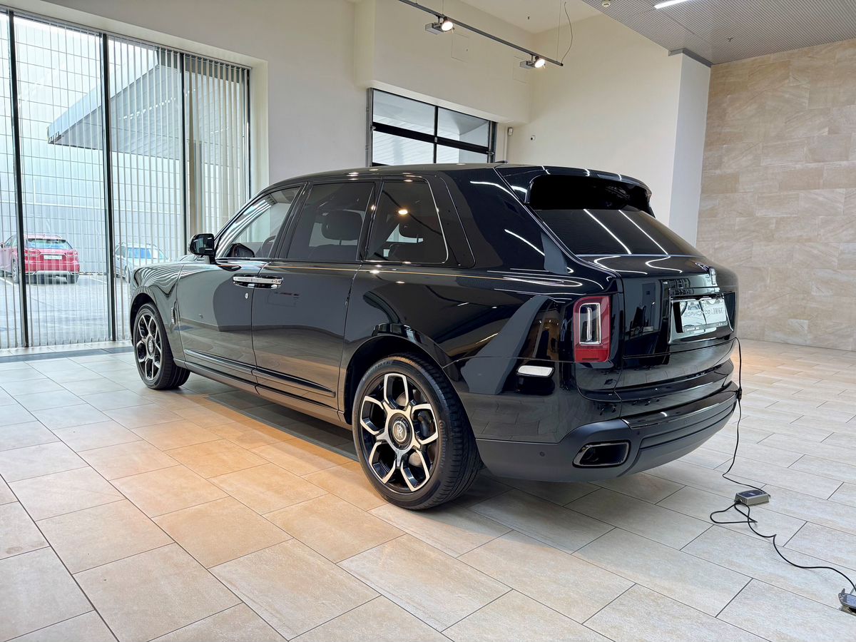Rolls-Royce Cullinan  <br>Черный