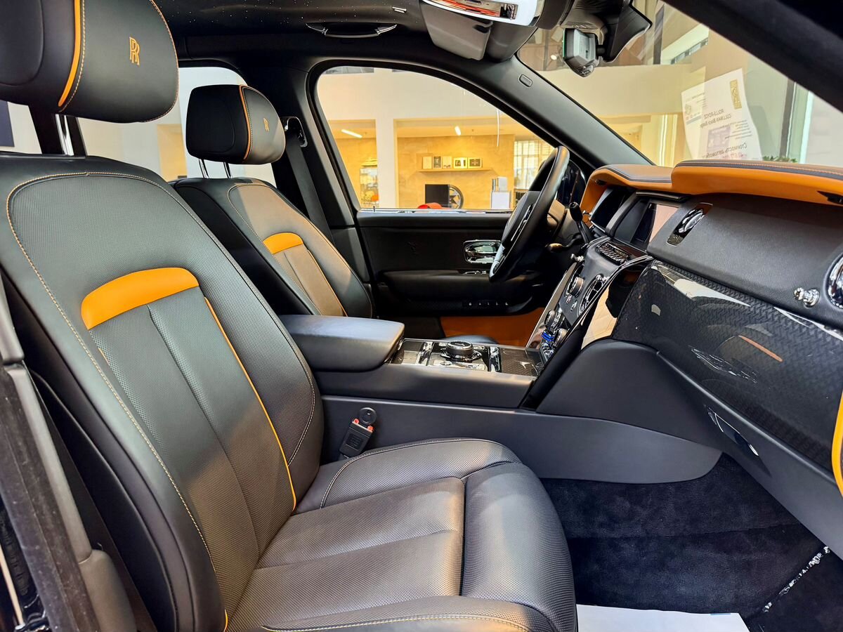 Rolls-Royce Cullinan  <br>Черный