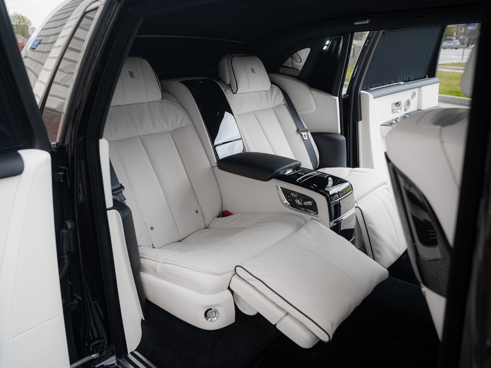Rolls-Royce Phantom Extended  <br>Black Diamond 