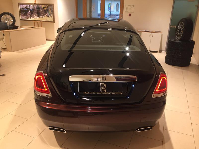 Rolls-Royce Wraith  <br>Bohemian Red / Black Diamond 