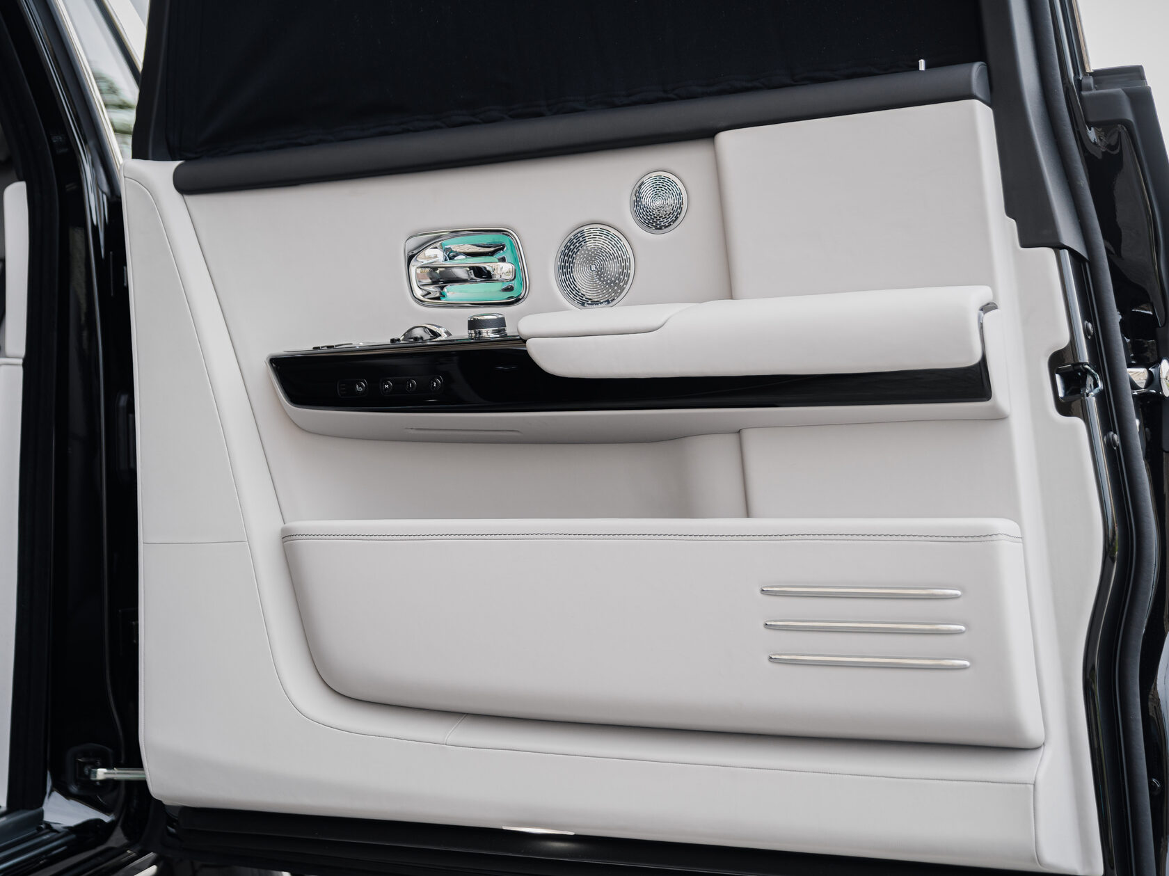Rolls-Royce Phantom Extended  <br>Black Diamond 
