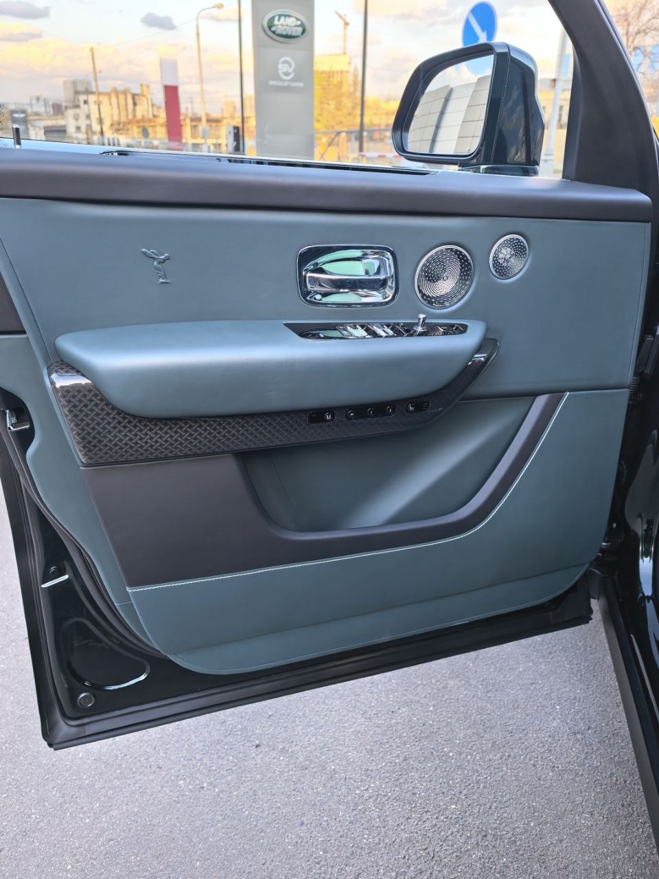 Rolls-Royce Cullinan Black Badge I 2025 год <br>Dark Emerald 