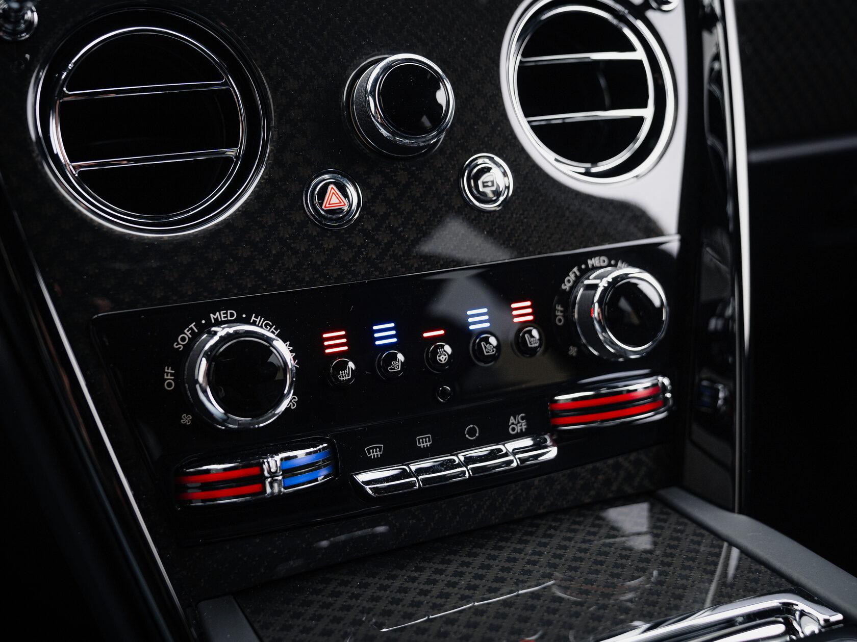 Rolls-Royce Cullinan Black Badge I 2025 год <br>Black Diamond 