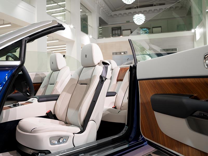 Rolls-Royce DAWN 2019 год <br>Salamanca Blue / Silver 