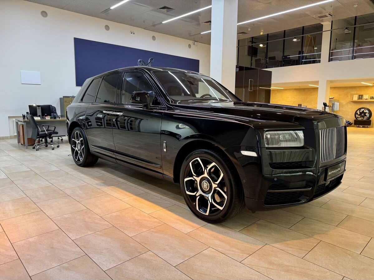 Rolls-Royce Cullinan  <br>Черный