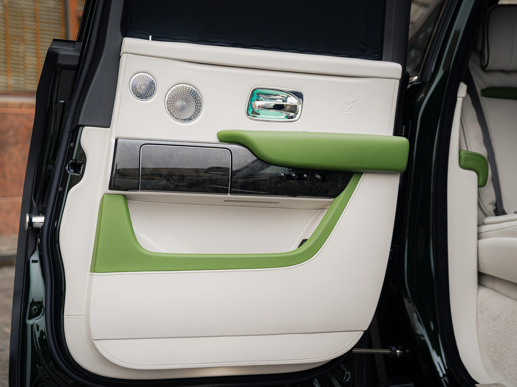 Rolls-Royce II Dark Emerald  <br>Dark Emerald 