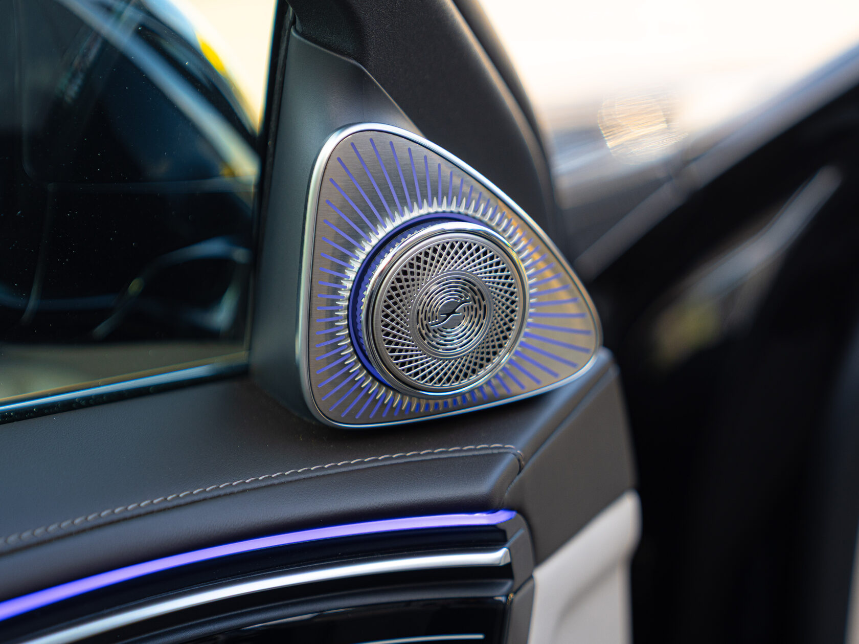 Rolls-Royce Maybach S 580 II  <br>черный обсидиан с покрытием металлик 
