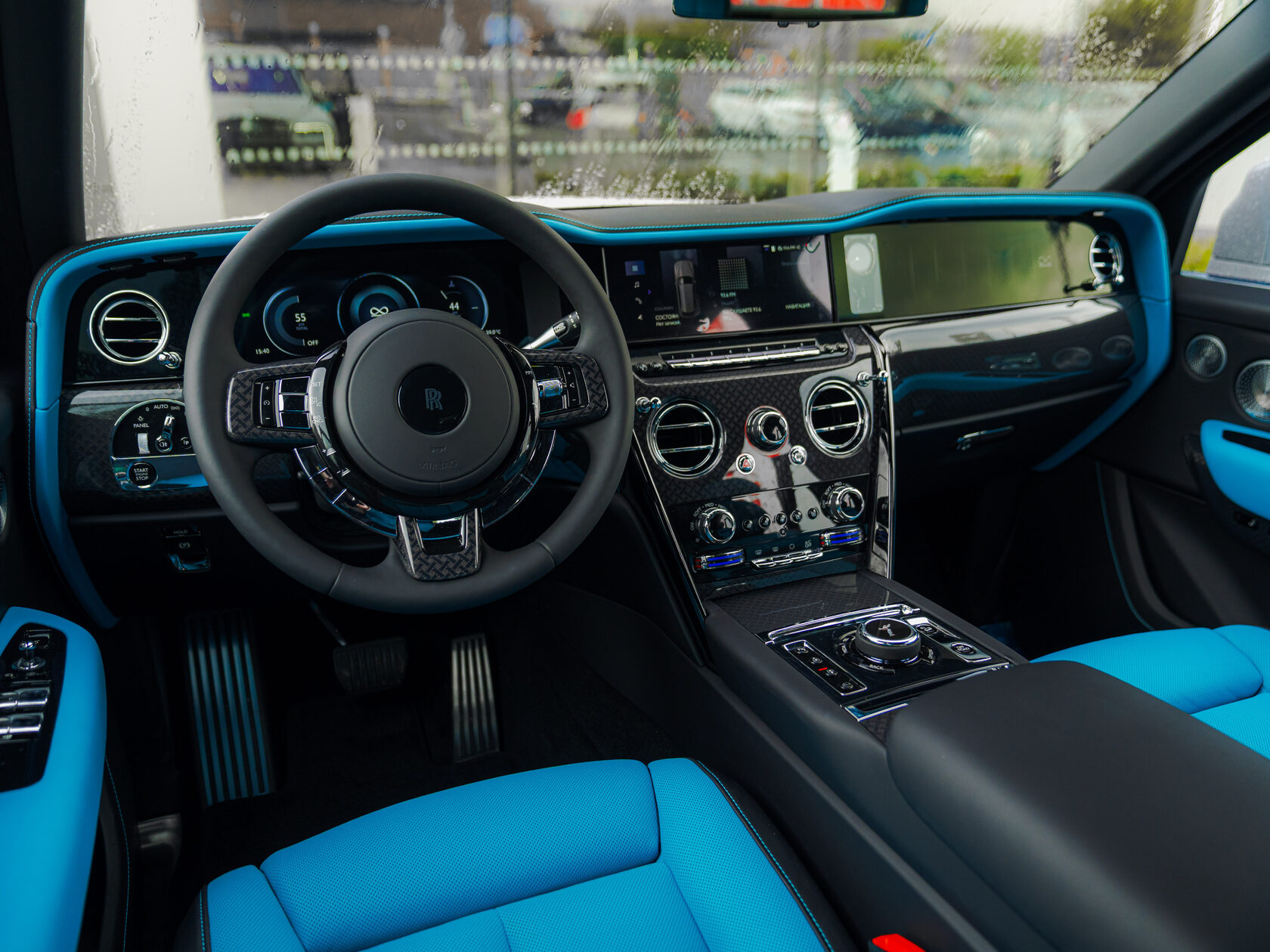 Rolls-Royce Cullinan Black Badge II  <br>Tempest Grey