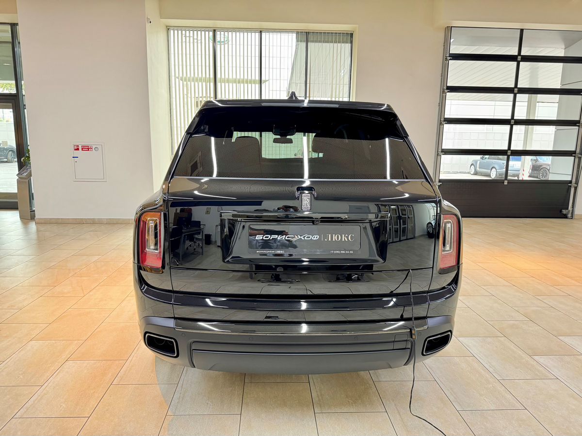 Rolls-Royce Cullinan  <br>Черный