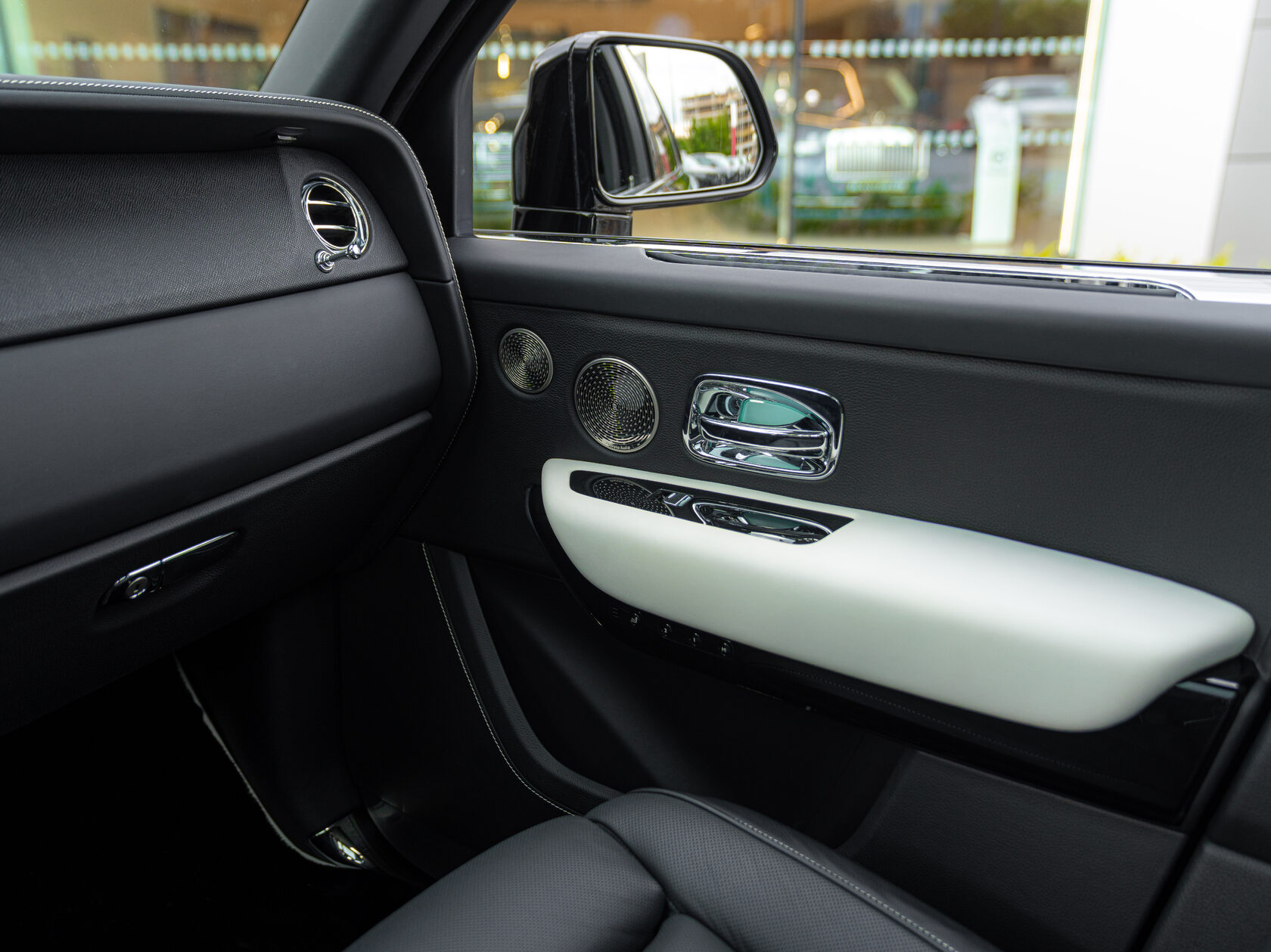 Rolls-Royce Cullinan 2019 год <br>Black Diamond